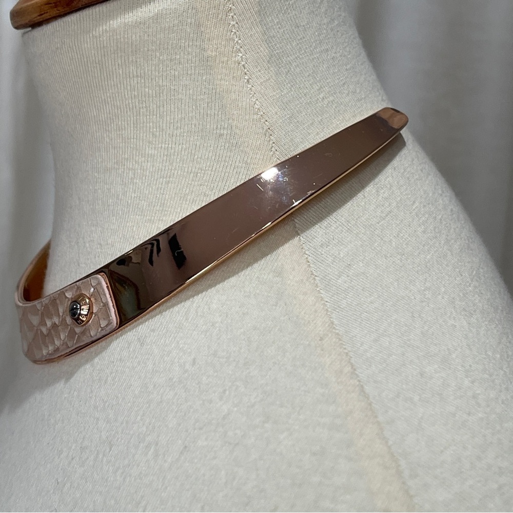 HENRI BENDEL TAN BROWN SNAKE LEATHER & ROSE GOLD CHOCKER NECKLACE NWT - Picture 2 of 5